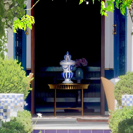 Paula Valencia Villa Manises